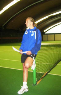 Tina Kaufmann beim Training in der Wintersaison 07/08 in der Tennis-Halle 2000